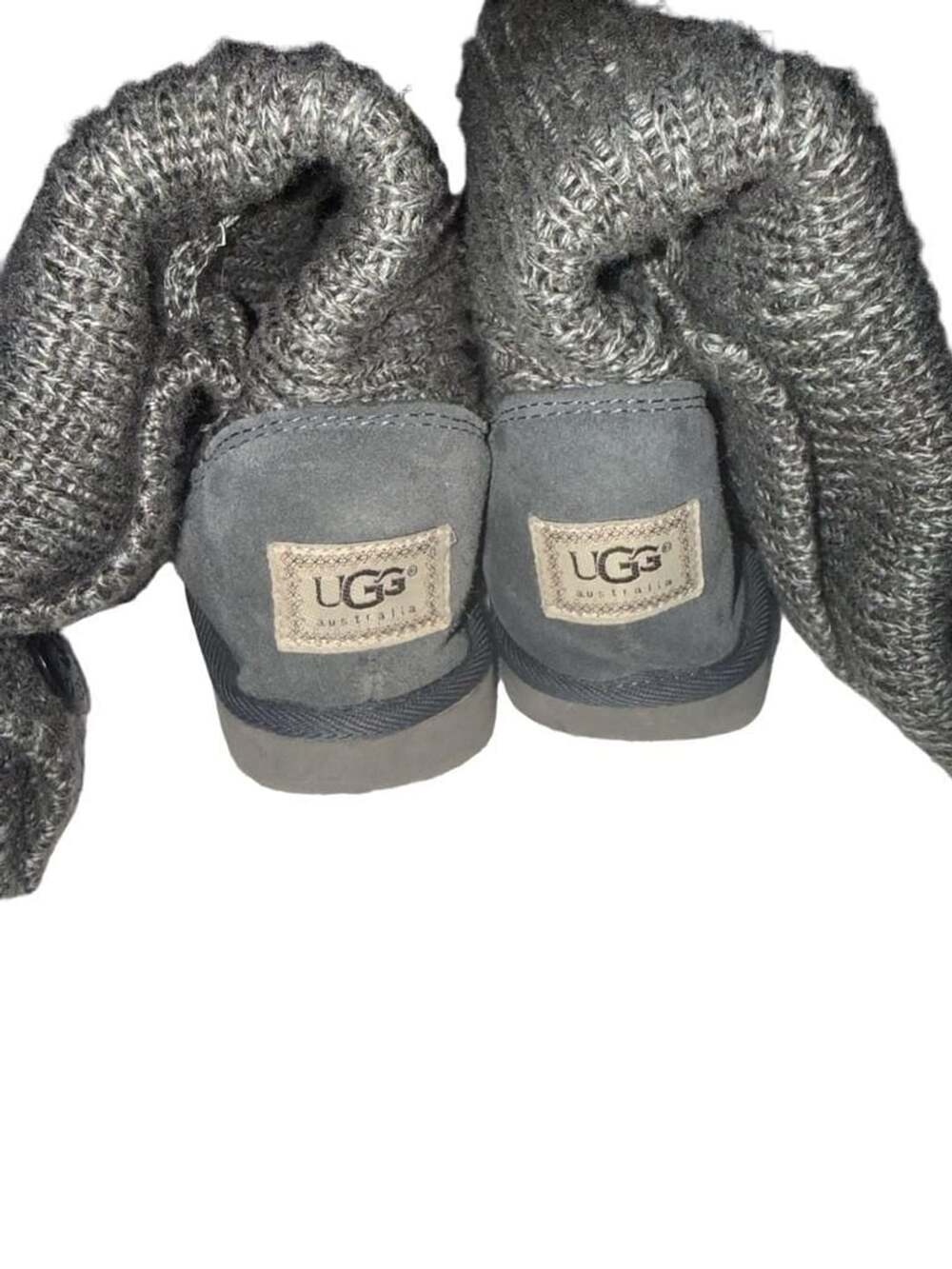 UGG - Picture 2 of 7
